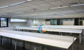 Imagem 6: Laje comercial de 775 m² com carpete e divisórias. 9 banheiros. Ar condicionado. 21 vagas