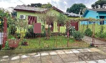 Imagem 3: Casa em Porto Alegre, no bairro Ipanema, com 2 dormitório(s), e 2 banheiros, à venda