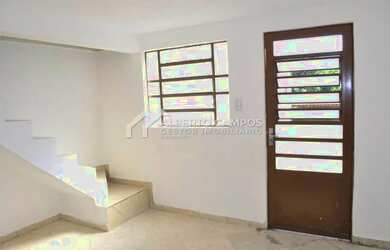 Imagem 6: Sobrado frontal á 15 minutos á pé do metro valor promocional