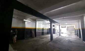 Imagem 6: Prédio comercial com salas e galpao em baixo.Em rua de movimento