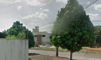 Imagem 2: Casa residencial Canadá de esquina na avenida principal