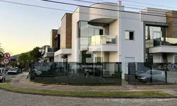 Imagem: Elegante Casa Comercial de Esquina no Santa