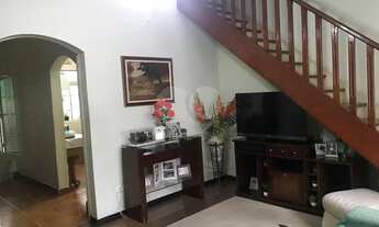 Imagem 4: Sobrado na Região de Santa Terezinha com dois dormitórios