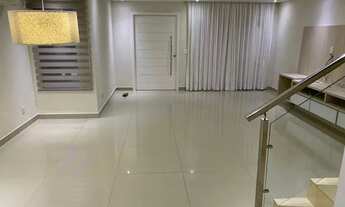 Imagem 2: Casa de condomínio para aluguel possui 320 metros quadrados com 4 quartos