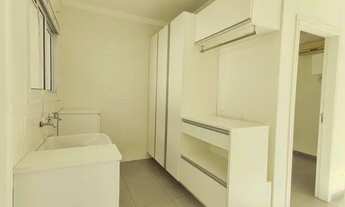 Imagem 7: Casa averbada para venda possui 227 metros quadrados com 4 quartos em Saguaçu - Joinville