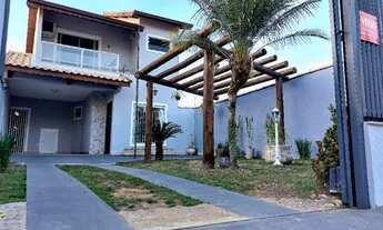 Imagem: Casa com 5 quartos e 4 vagas de garagem