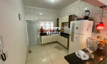 Imagem 7: Casa residencial disponível para venda no bairro Loteamento Portal do Vale II em Uberlândi