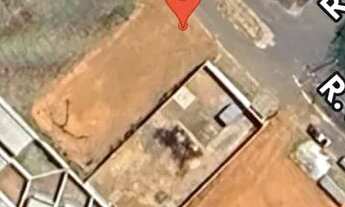 Imagem 2: Lote plano e murado