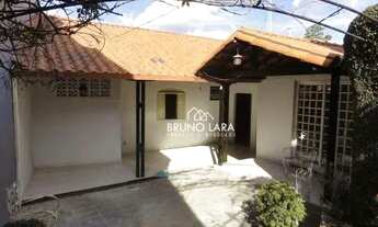 Imagem 2: Casa com 5 dormitórios para alugar, 100 m² por R$ 3.516,66/mês - Centro - Igarapé/MG