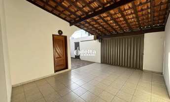 Imagem 2: Casa estilo sobrado com 3 quartos sendo 1 suíte disponível para locação no bairro Jardim P