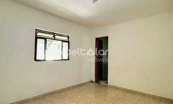 Imagem 6: Casa com entrada coletiva para locação com 1 quarto e uma vaga de moto, Piratininga (Venda