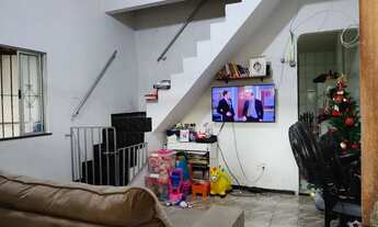 Imagem 2: VENDO CASA DE DOIS PAVIMENTOS BAIRRO CASTANHEIRA