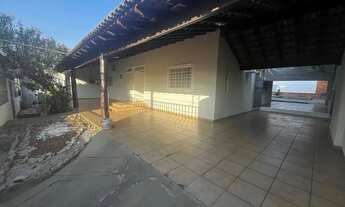 Imagem 5: Locação: Casa com 4/4 sendo 3 suítes com piscina e 800kwh de energia solar mensal