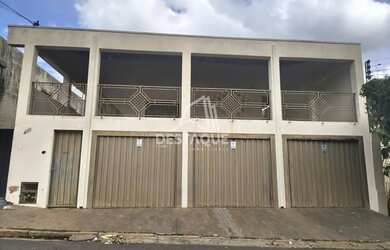 Imagem 2: Casa para Venda em Regente Feijó, Centro, 3 dormitórios, 1 suíte, 1 banheiro, 3 vagas