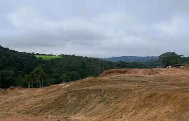 Imagem 6: Lote Amplo com Vista Natural no Interior