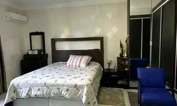 Imagem 5: Casa com 3 suítes e 4 vagas de garagem em Balneário Camboriú/SC