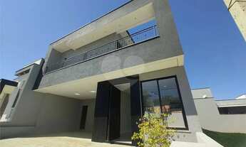 Imagem: Casa à venda com 3 quartos, sendo 3 suítes