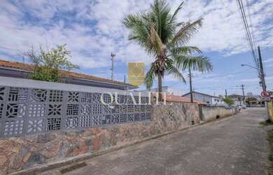 Imagem 2: Casa com 190m² área construída, 4 dormitórios sendo 1 suíte, espaço com piscina e churrasq