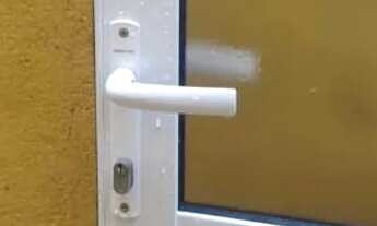 Imagem 6: Porta de alumínio Branco