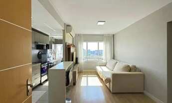 Imagem 2: Imóvel para venda possui 61 metros quadrados com 2 quartos em Menino Deus - Porto Alegre