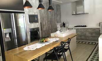 Imagem 7: Casa de alto padrão, 4 quartos, 2 suítes, piscina e hidro