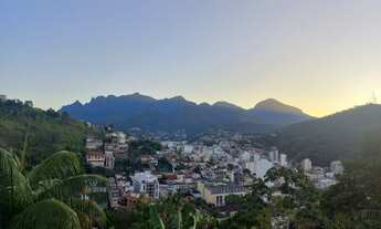 Imagem 4: CASA ESPETACULAR JUNTO AO CENTRO DE TERESÓPOLIS - RJ