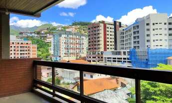 Imagem 2: Apartamento para Venda em Teresópolis, Agriões, 3 dormitórios, 1 suíte, 4 banheiros, 2 vag