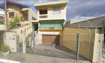 Imagem: Sobrado com 4 suítes, 5 vagas e 300 m²