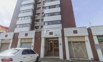 Imagem 2: Apartamento para aluguel possui 75 metros quadrados com 2 quartos em Petrópolis - Porto Al