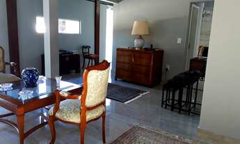 Imagem 7: Casa para aluguel e venda possui 350 metros quadrados com 4 quartos.