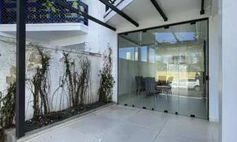 Imagem 2: Sobrado para venda tem aproximadamente 200m² com 3 quartos em Ponta Negra - Manaus - AM