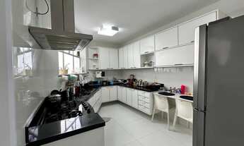 Imagem 4: PITUBA - ALUGUEL - 4/4 SUÍTE E VARANDA INTEGRADA, 270 m2, NASCENTE, REFORMADO, 02 VAGAS