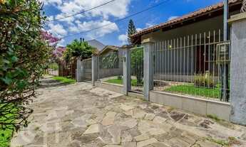 Imagem 3: Casa à venda em Chácara das Pedras com 360 m², 3 quartos, 1 suíte, 2 vagas