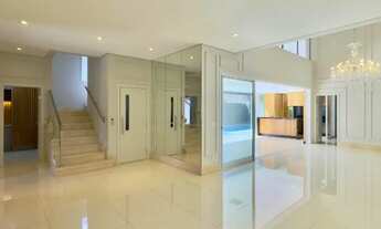 Imagem: Sobrado com elevador no Condomínio Damha