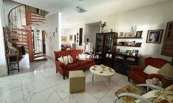 Imagem 5: Sobrado de Alto Padrão no Francês Completo, Nascente e Pronto para Morar!