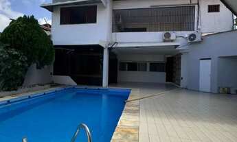 Imagem: Casa duplex com piscina para venda no Jardim