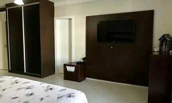 Imagem 2: Casa com 3 suítes e 4 vagas de garagem em Balneário Camboriú/SC