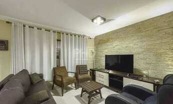 Imagem 2: Dois sobrados, uma oportunidade única!