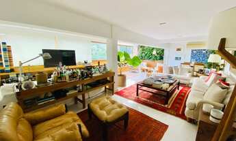 Imagem 2: Apartamento Duplex reformado com vista indevassada para o mar e para o verde