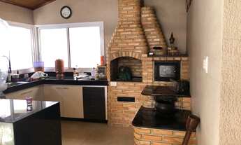 Imagem 2: Casa de alto padrão, 4 quartos, 2 suítes, piscina e hidro