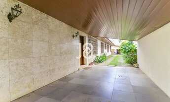 Imagem 3: CASA COM TERRENO DE 786M² NO ÁGUA VERDE! Casa com terreno de 786 m² no Água Verde! - J8