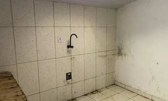 Imagem 4: Kitnete 1 quarto com cozinha separada e banheiro, terreno compartilhado, no