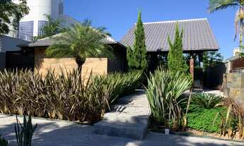 Imagem 2: Casa para aluguel e venda possui 350 metros quadrados com 4 quartos.