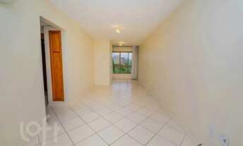 Imagem 2: Apartamento à venda em Petrópolis com 74 m², 2 quartos, 1 suíte, 1 vaga