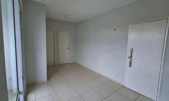 Imagem 7: Apartamento, 02 quartos sendo 01 suíte, sala, cozinha americana, varanda, 01 vaga de garag