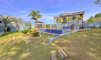 Imagem 4: Casa com 4 suítes sendo uma no térreo no Condomínio Figueira Garden