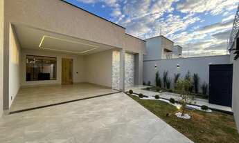 Imagem: Casa 3 suítes em Goiânia Casa de Rua com