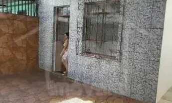 Imagem 2: Casa com 02 quartos na Praça 14 - Venda