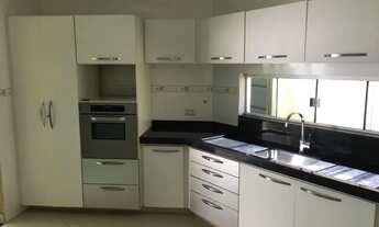 Imagem 4: Sobrado de 428m² com 05 quartos sendo 01 suíte no Centro em Trindade/GO