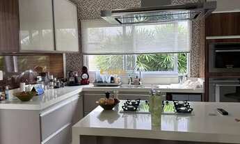 Imagem 4: LOCAÇÃO: Casa Sobrado MOBILIADA, 5 Suítes, Piscina aquecida, Área Gourmet e mais.